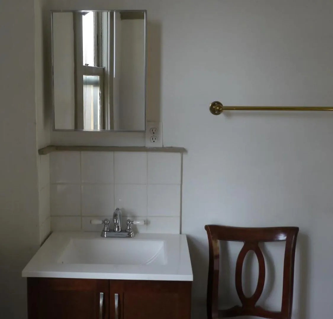 St Clair Hostel  Ванкувер